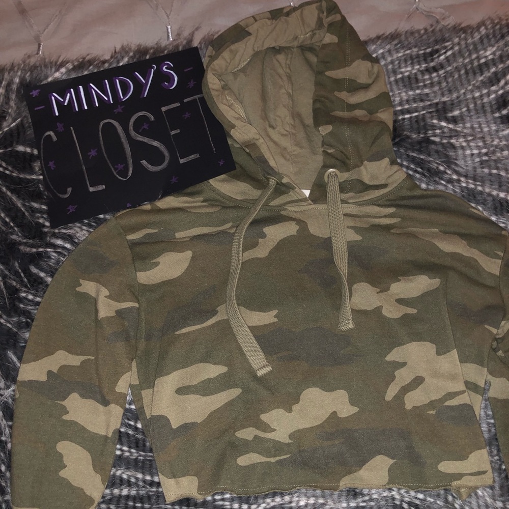 Garage crop top hoodie